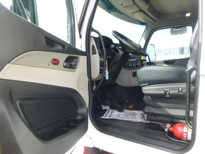 2023 Peterbilt 567 - image 13