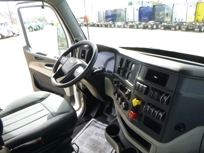 2023 Peterbilt 567 - image 20