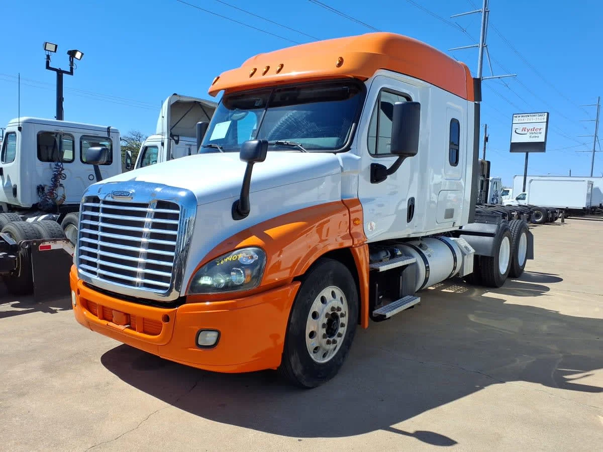 2020 Freightliner Cascadia in Dallas, TX