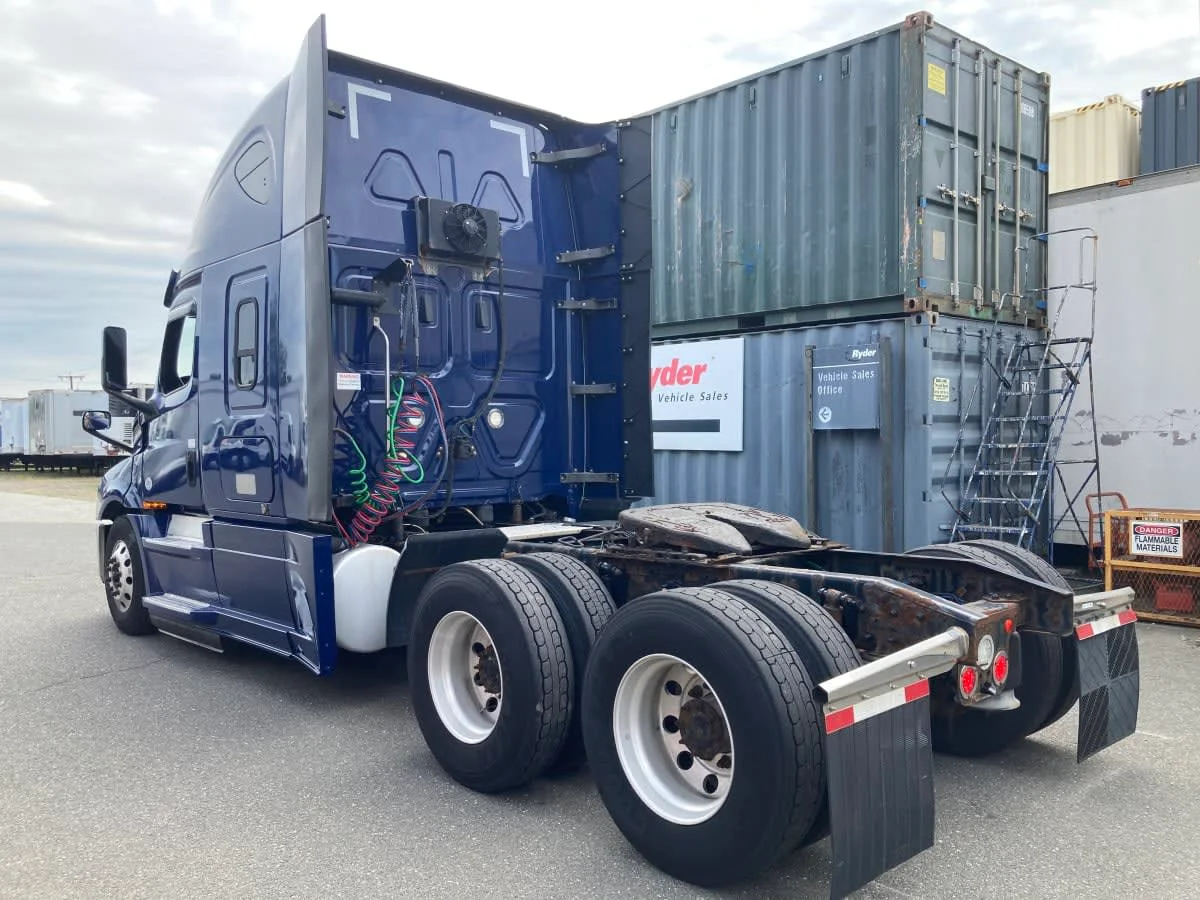 2020 Freightliner Cascadia in Springfield, MA — photo 6