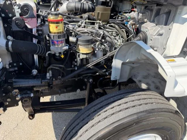 2019 Hino 268 - image 11