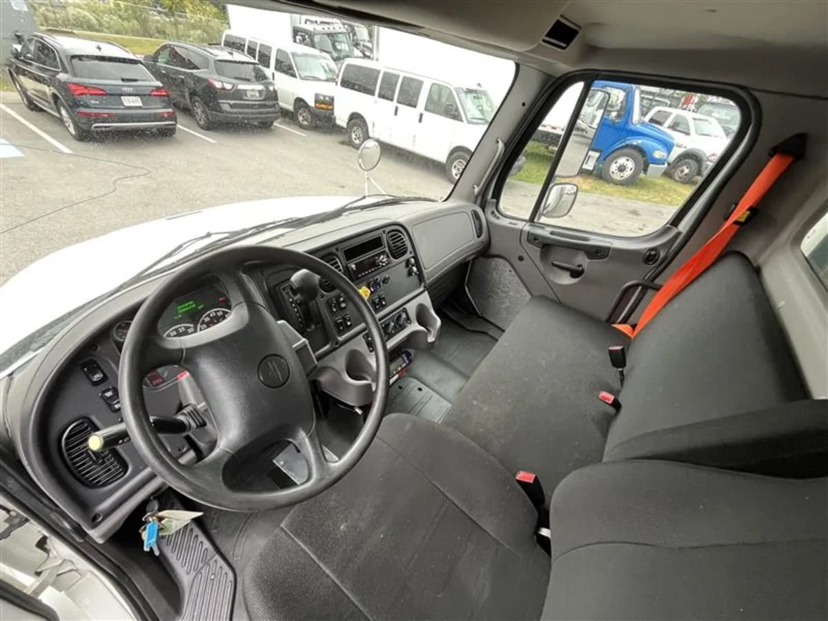 2019 Freightliner M2 106 in Beltsville, MD — photo 8