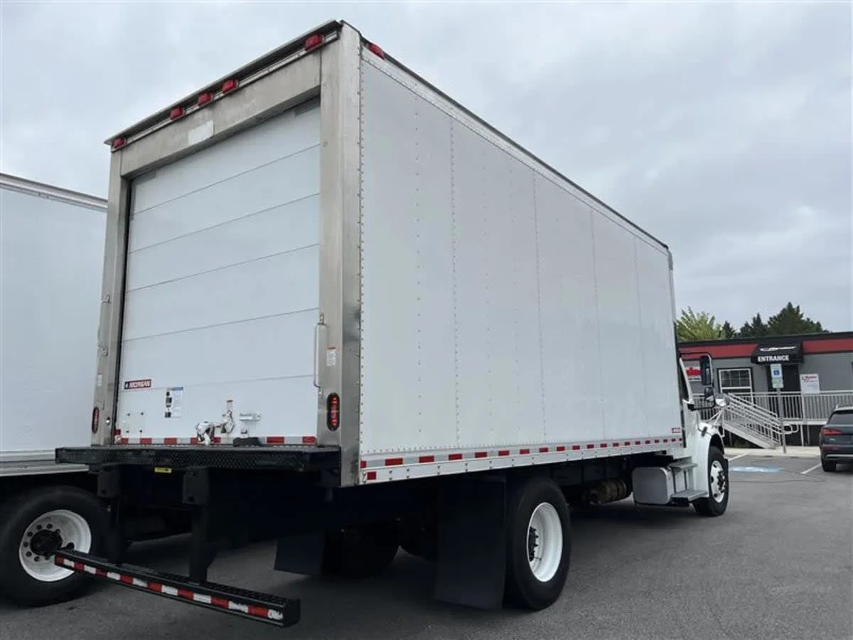 2019 Freightliner M2 106 in Beltsville, MD — photo 4