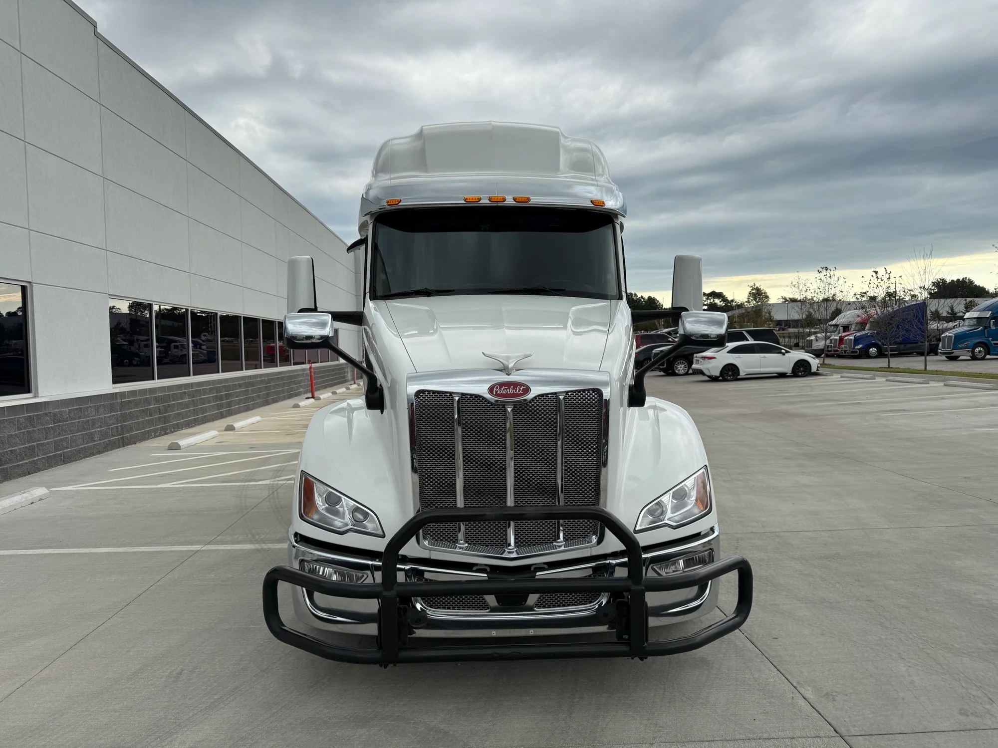 2023 Peterbilt 579 - image 8