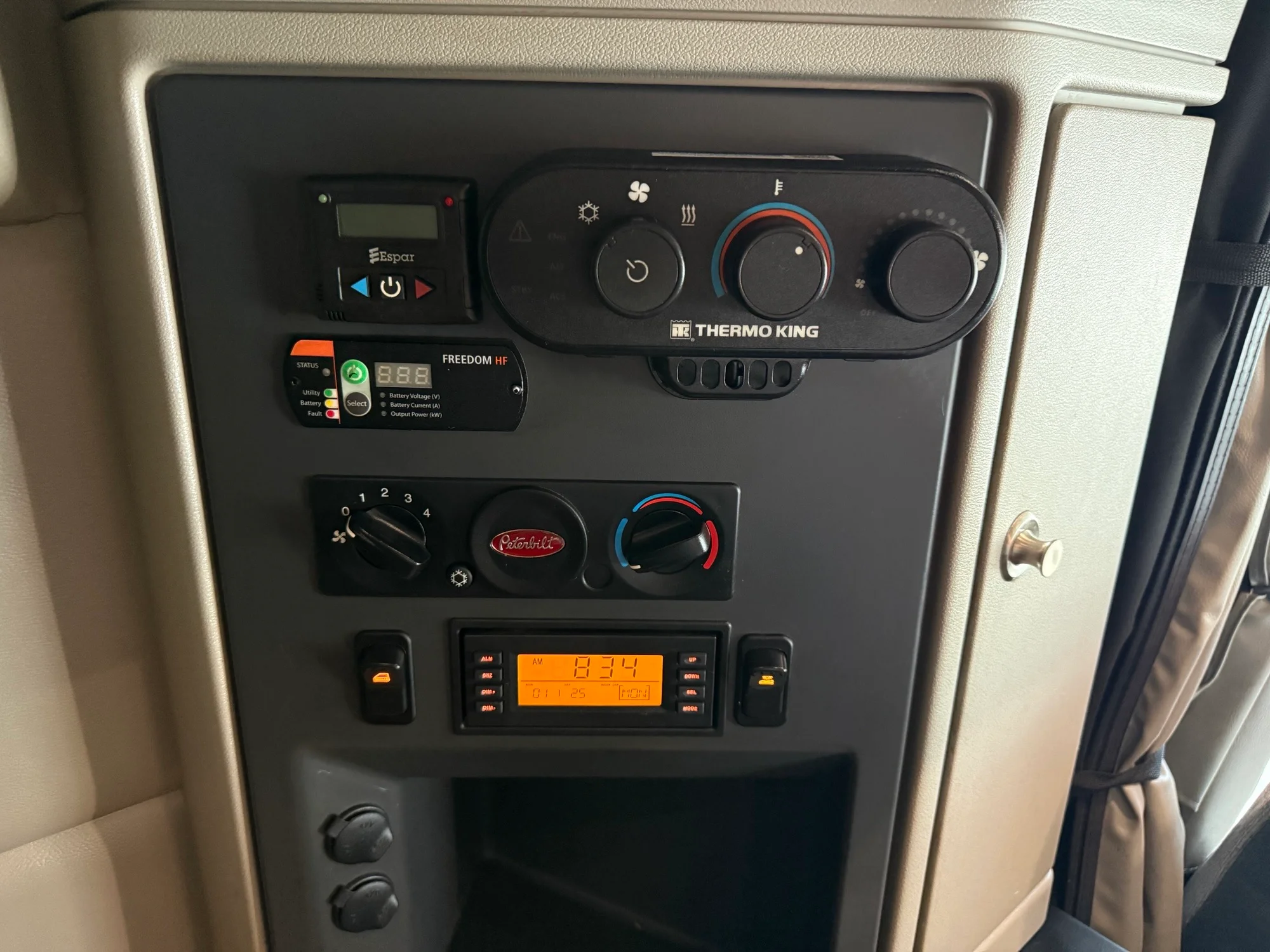 2023 Peterbilt 579 - image 16