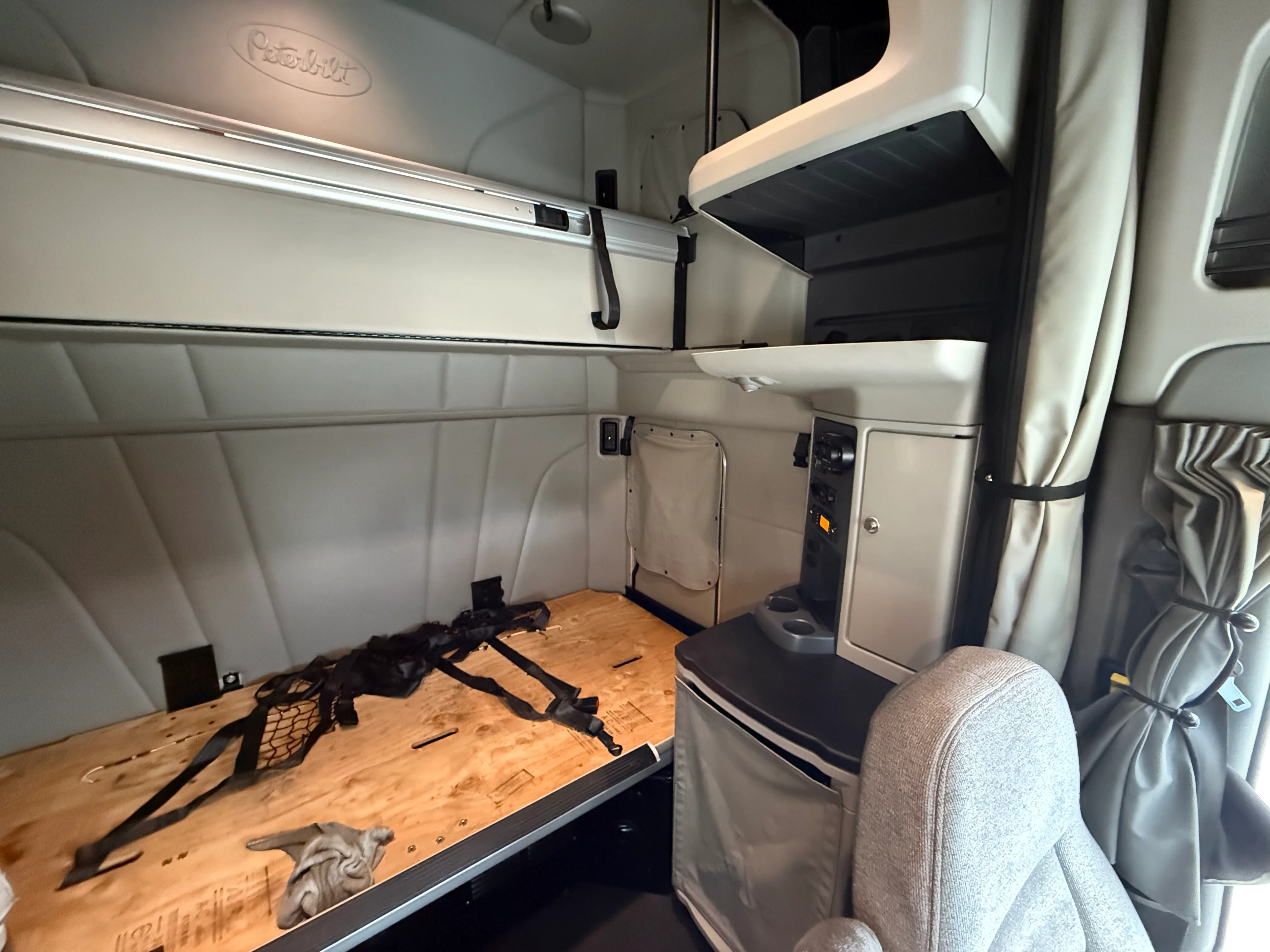 2023 Peterbilt 579 - image 14