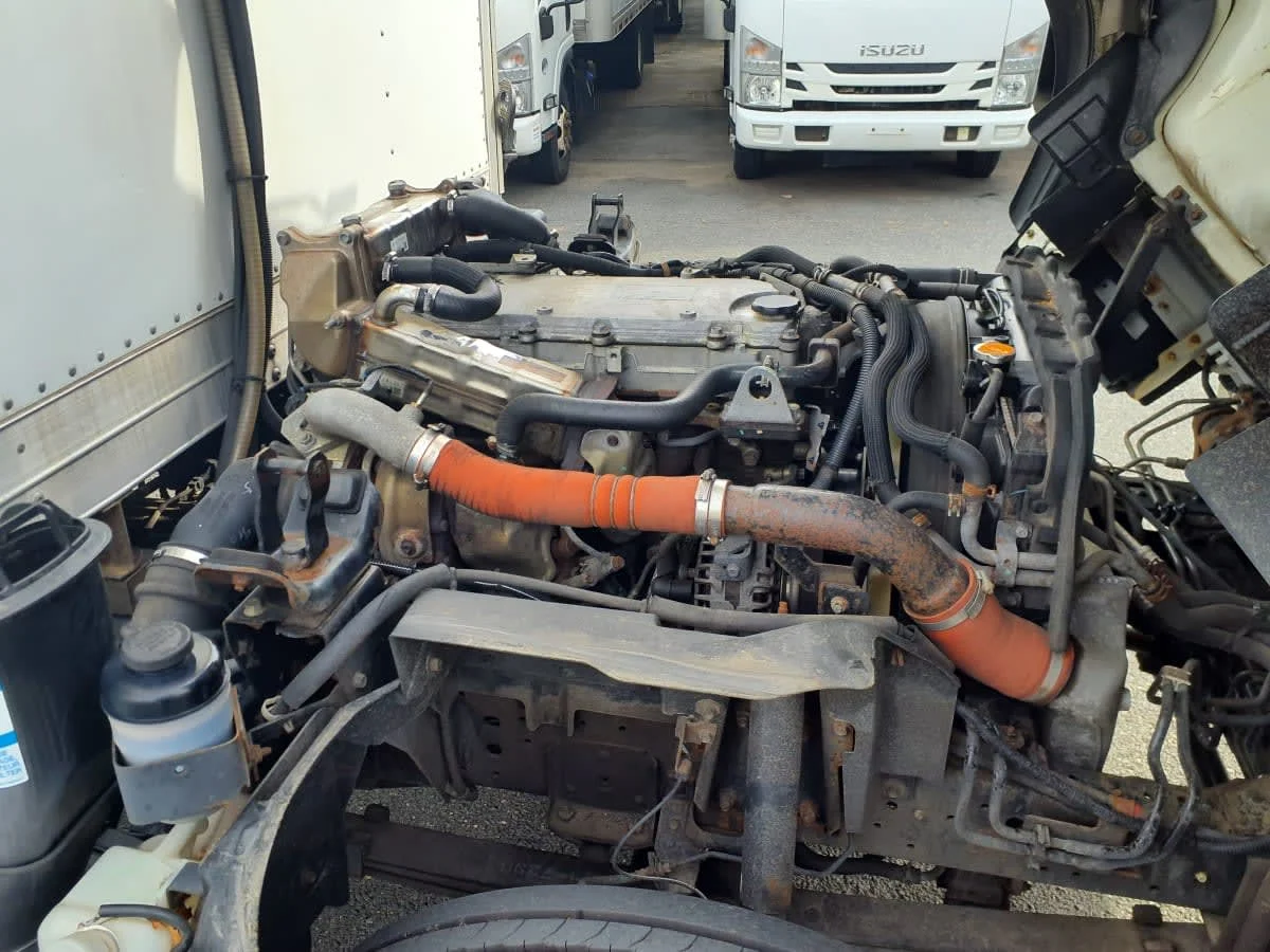 2019 Isuzu NRR - image 13