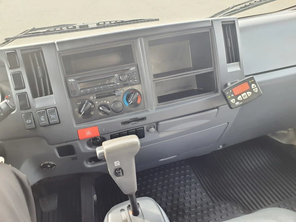 2019 Isuzu NRR - image 8