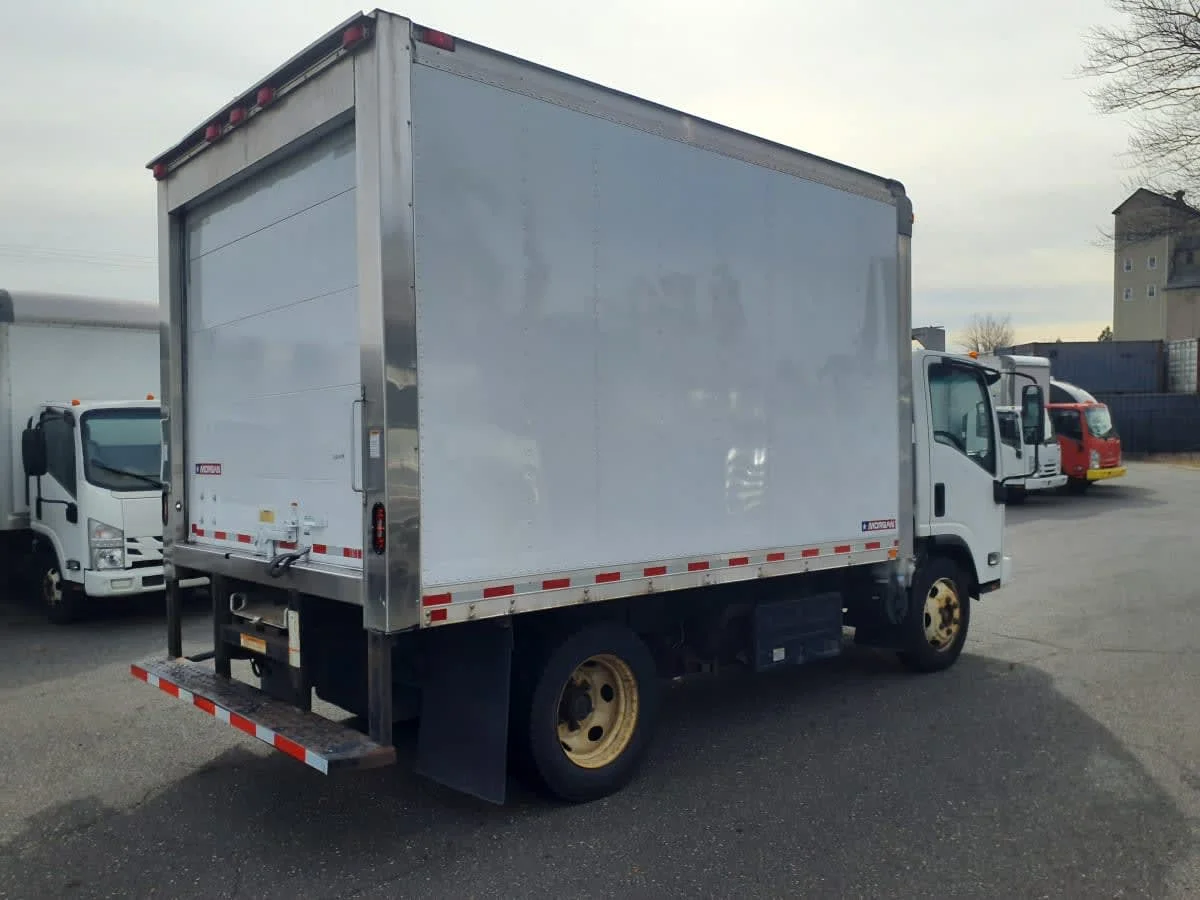 2019 Isuzu NRR in Springfield, MA — photo 4