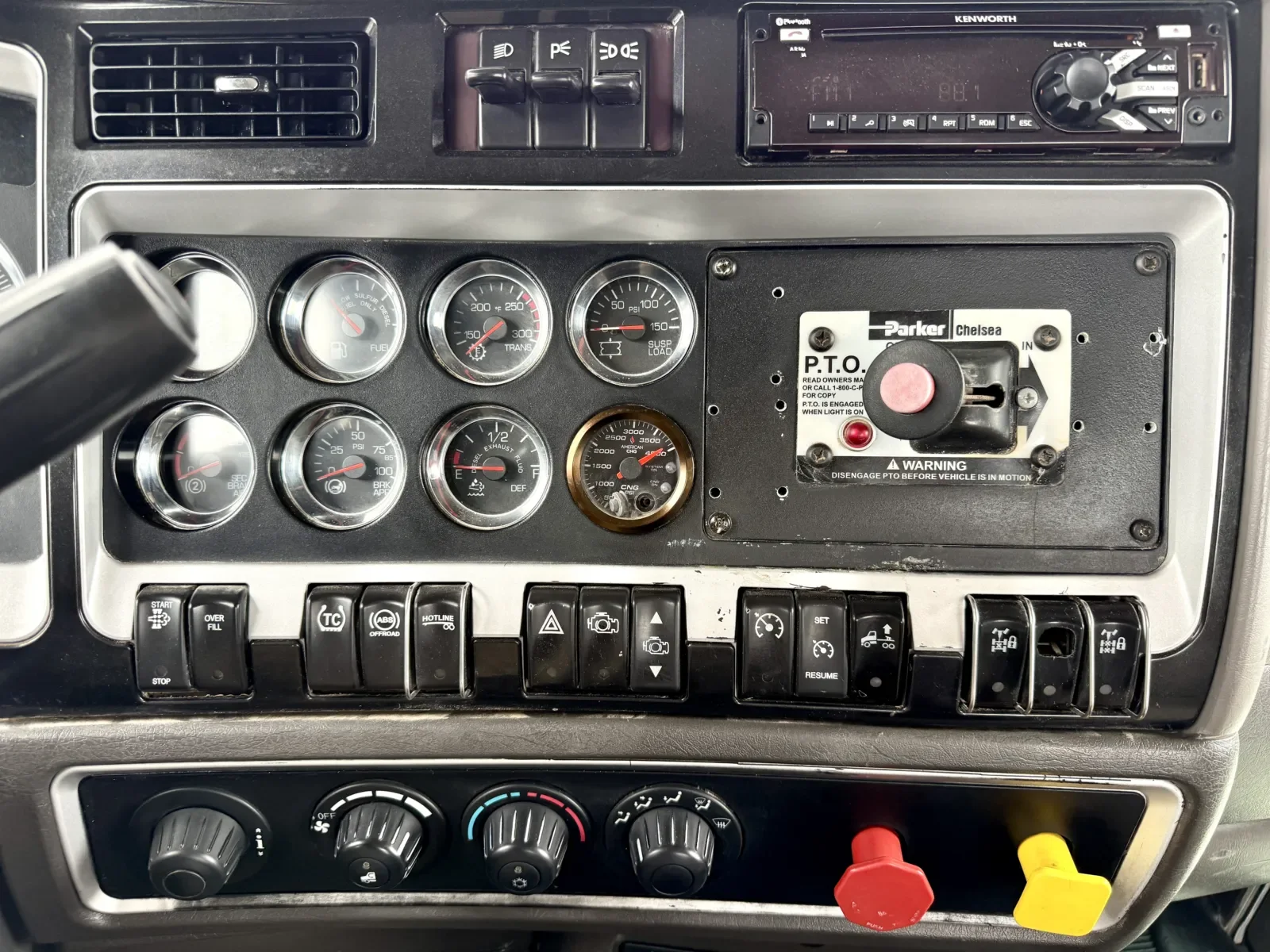 2020 Kenworth T800 in New Lenox, IL — photo 18