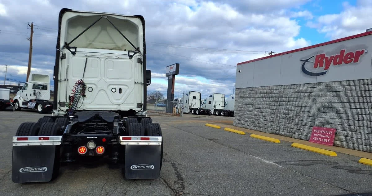 2022 Freightliner Cascadia - image 5