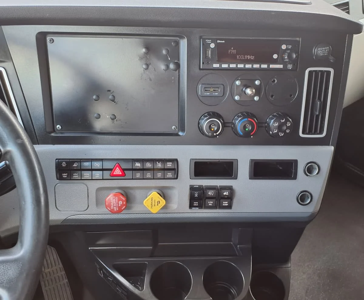 2022 Freightliner Cascadia - image 10