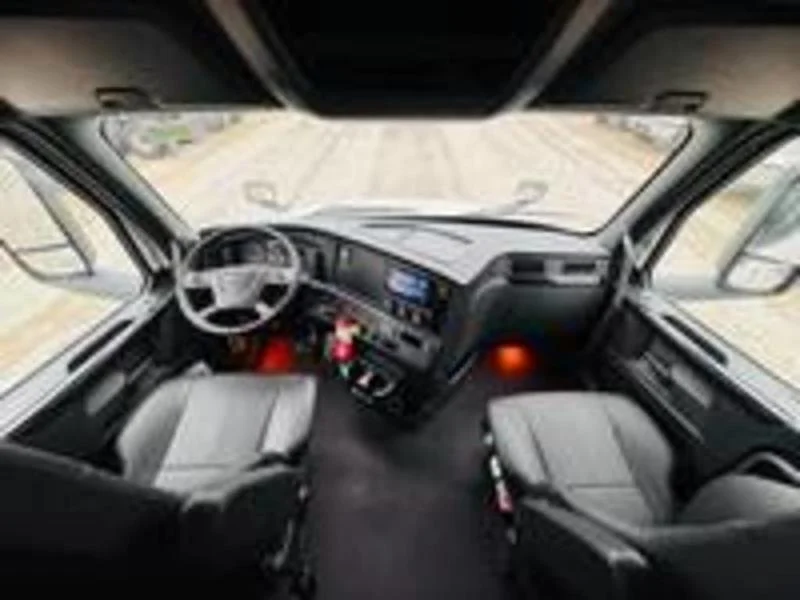 2026 Freightliner Cascadia - image 6