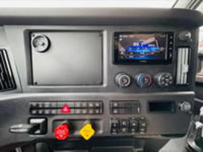 2026 Freightliner Cascadia - image 8