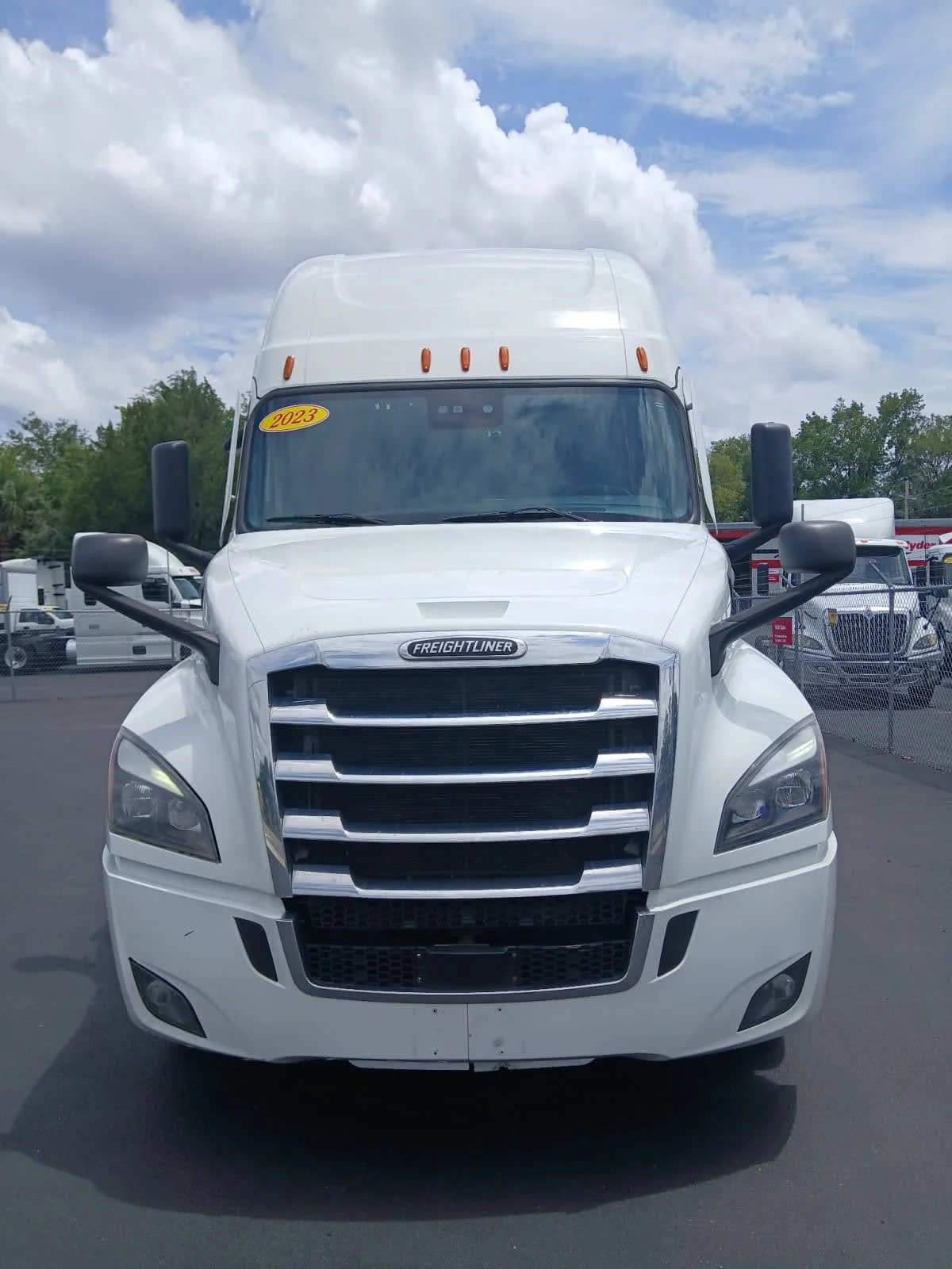 2023 Freightliner Cascadia in Jacksonville, FL — photo 2