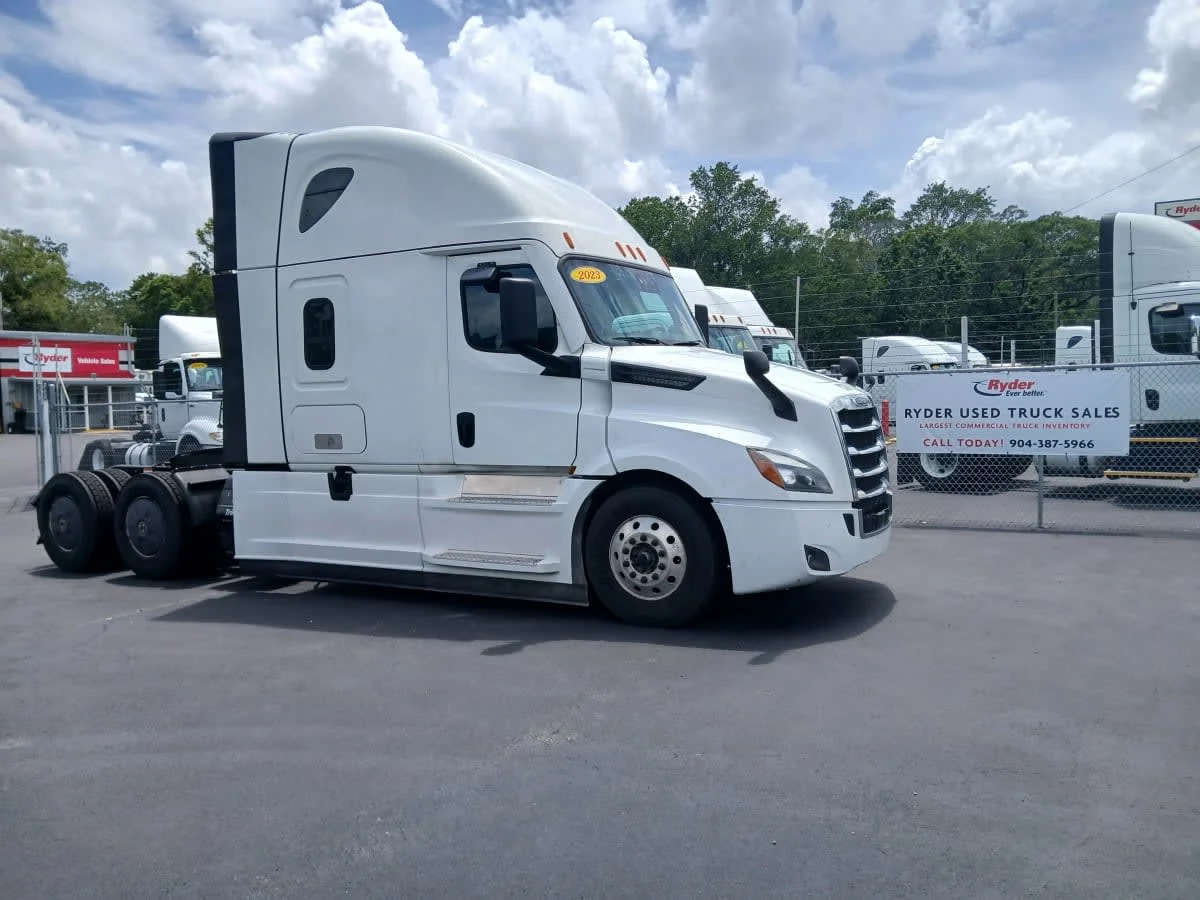2023 Freightliner Cascadia