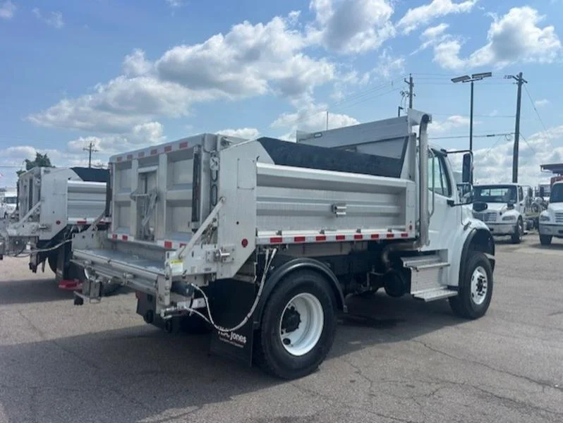 2026 Freightliner eM2 in Cincinnati, OH — photo 3