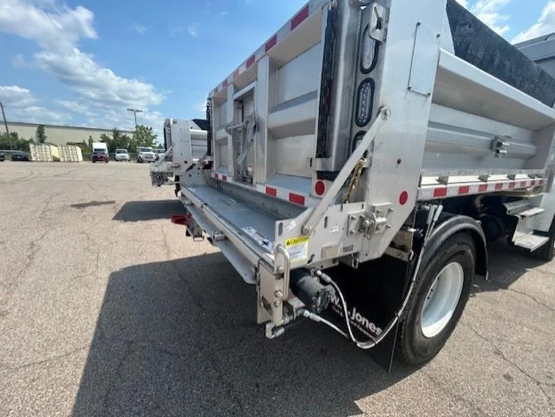2026 Freightliner eM2 in Cincinnati, OH — photo 4