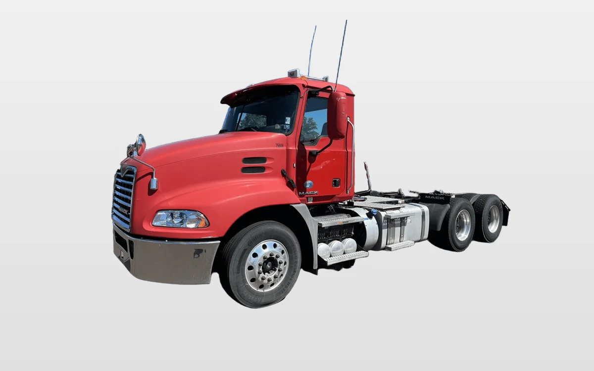 2015 Mack Pinnacle - image 1
