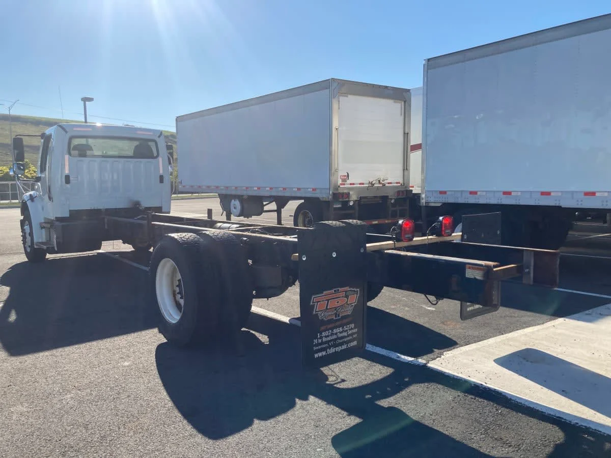 2020 Freightliner M2 106 - image 6