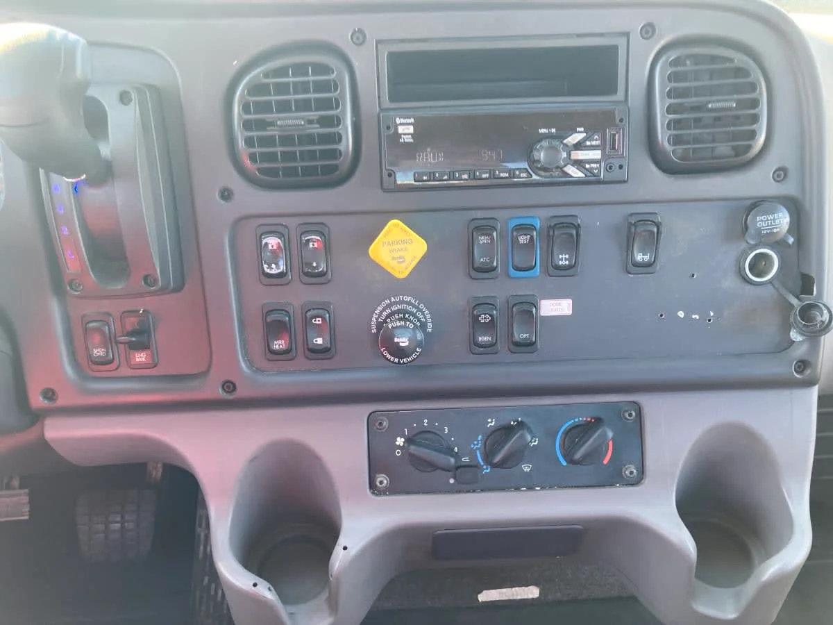 2020 Freightliner M2 106 in Springfield, MA — photo 12
