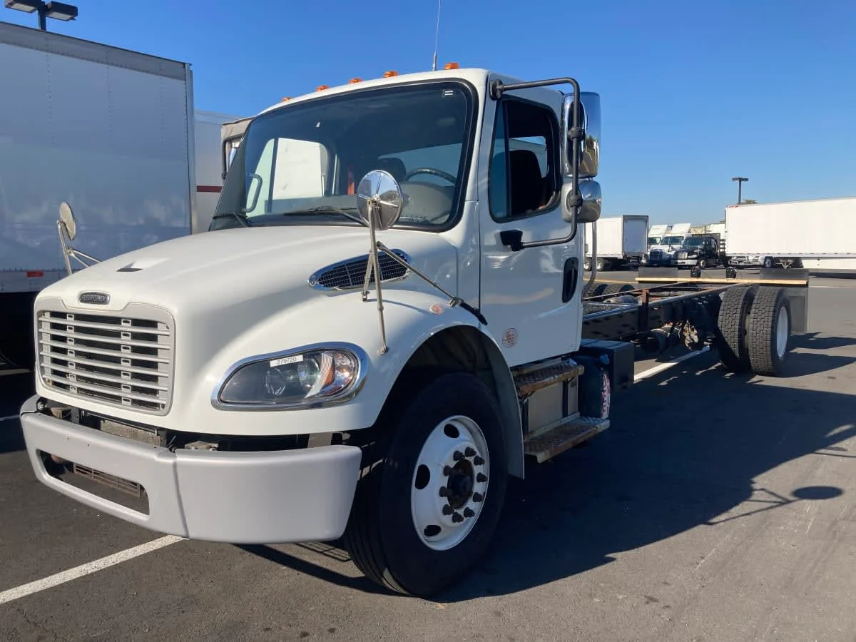 2020 Freightliner M2 106