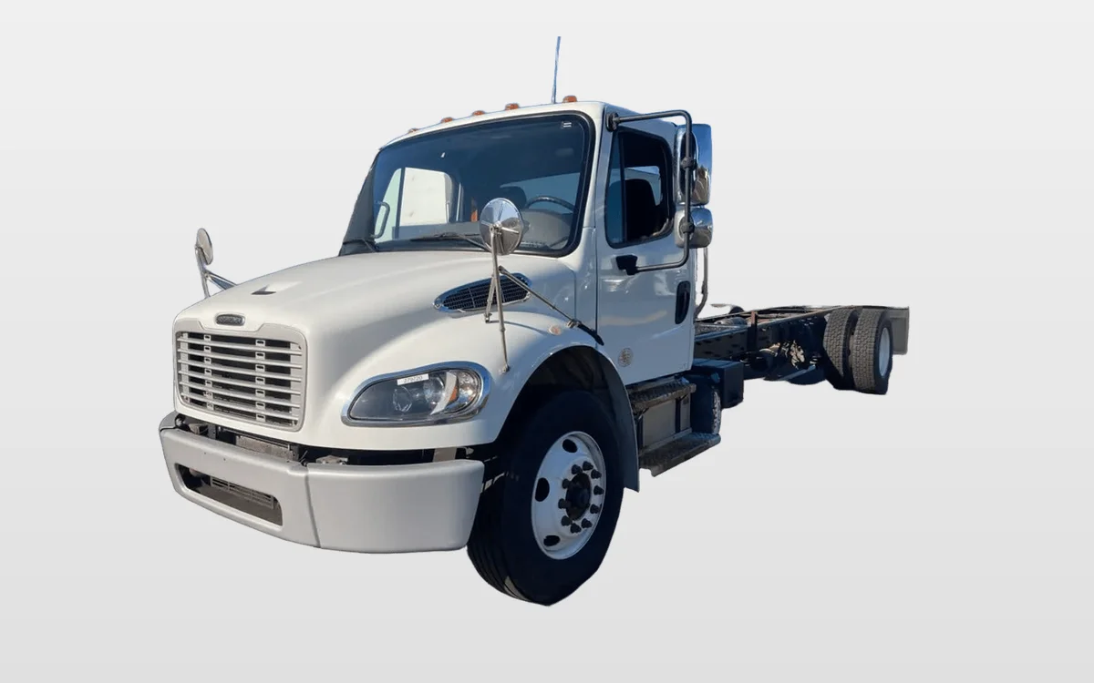 2020 Freightliner M2 106 - image 1
