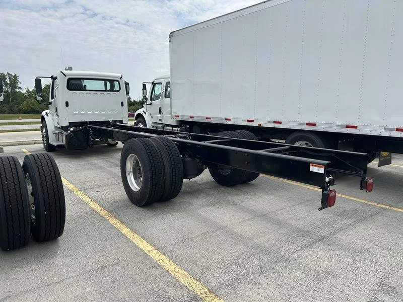 2027 Freightliner M2 106 in Columbus, OH — photo 3