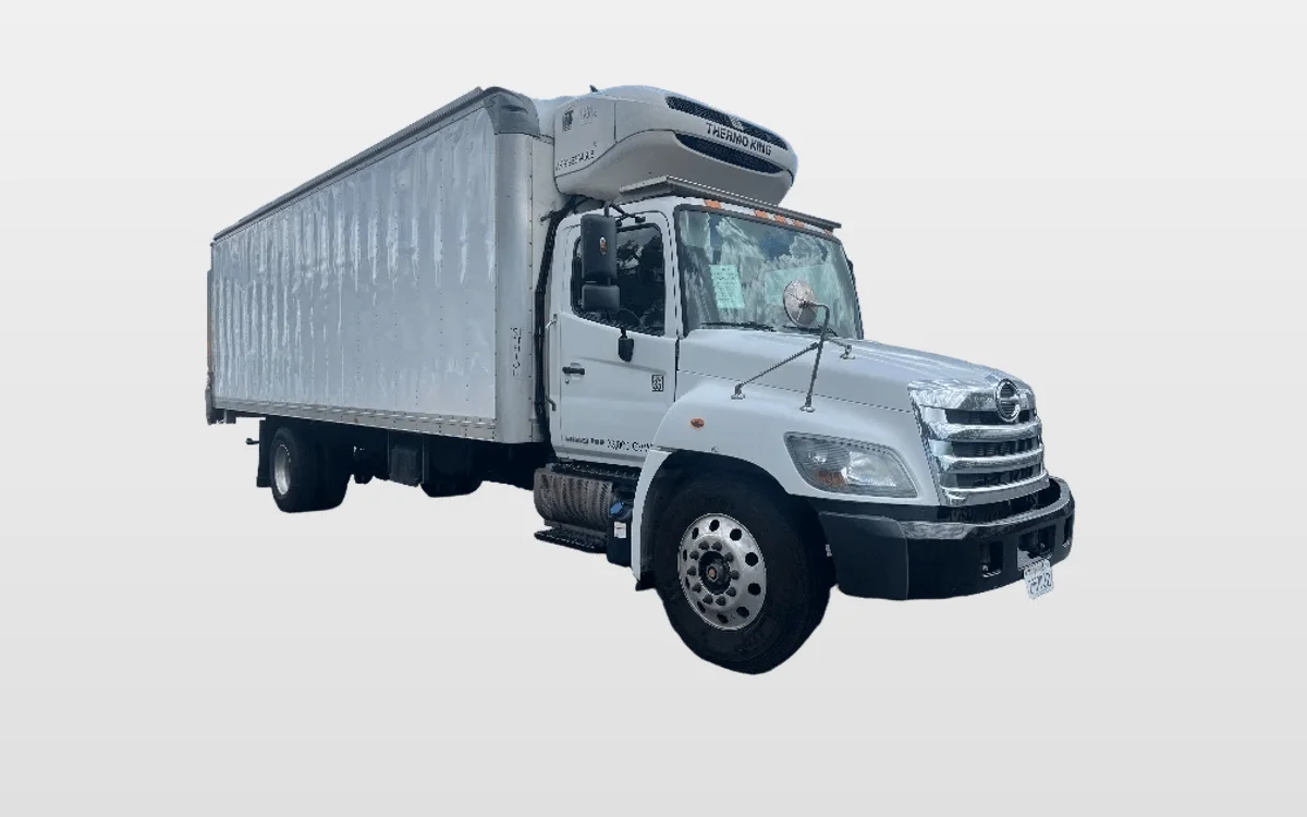2019 Hino 338 - image 1