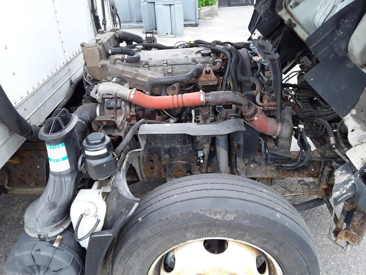 2018 Isuzu NPR - image 15