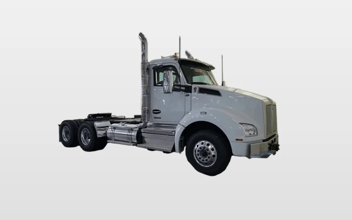 2027 Kenworth T880 - image 1