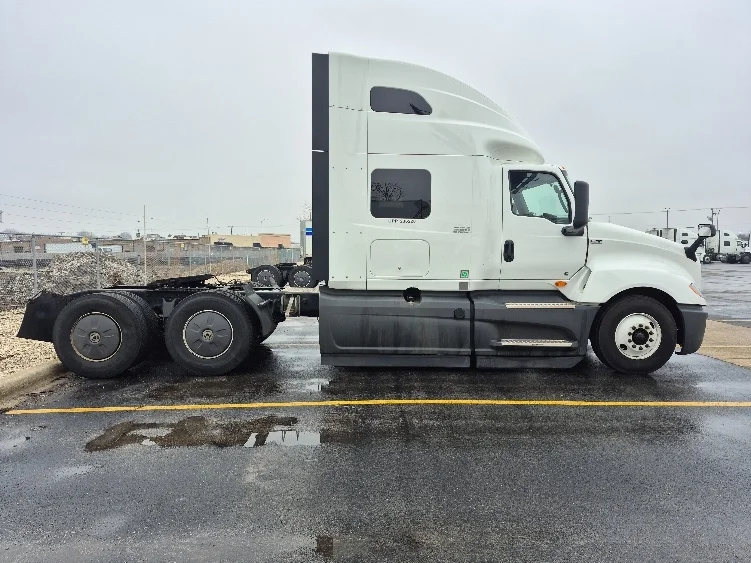 2023 International LT in La Porte, IN — photo 8