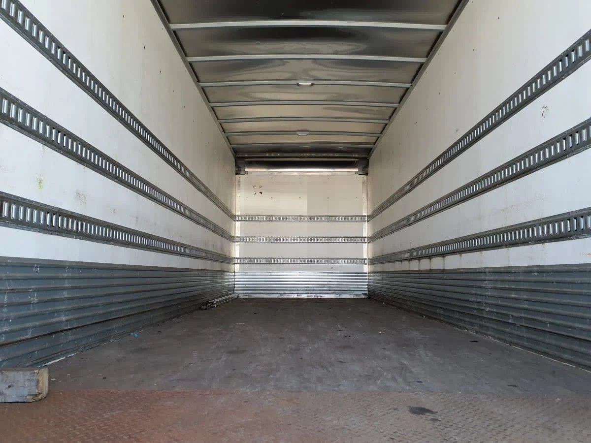 2017 Freightliner M2 106 - image 8