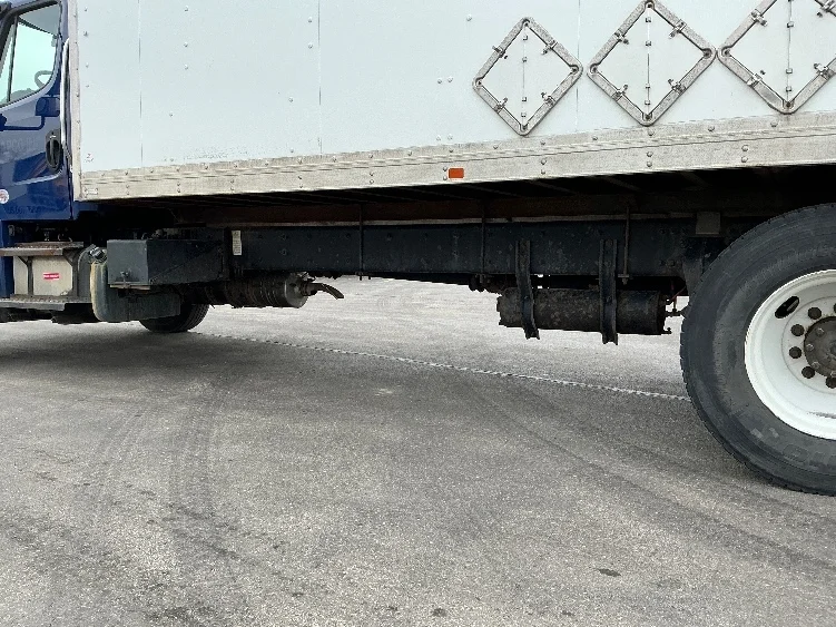 2018 Freightliner M2 106 - image 5