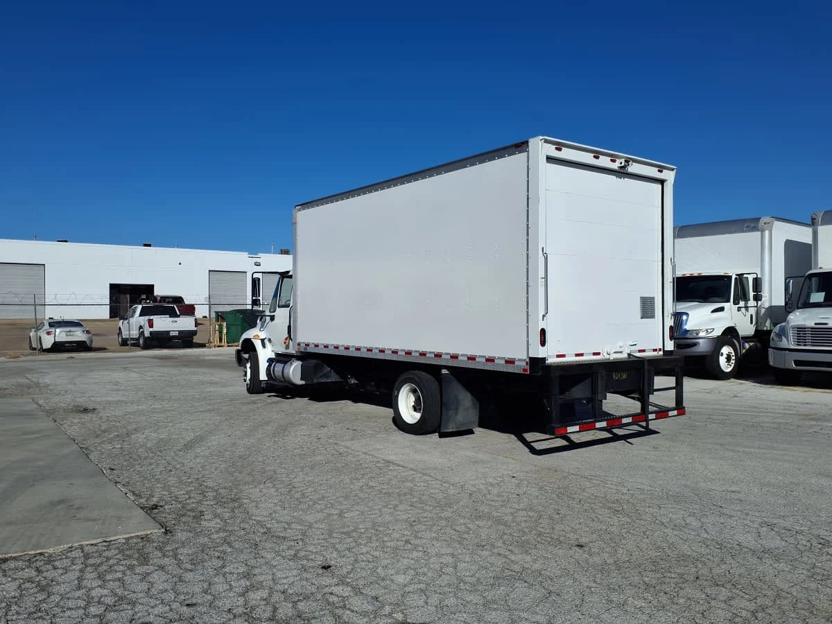 2019 International 4300 in Fort Worth, TX — photo 6