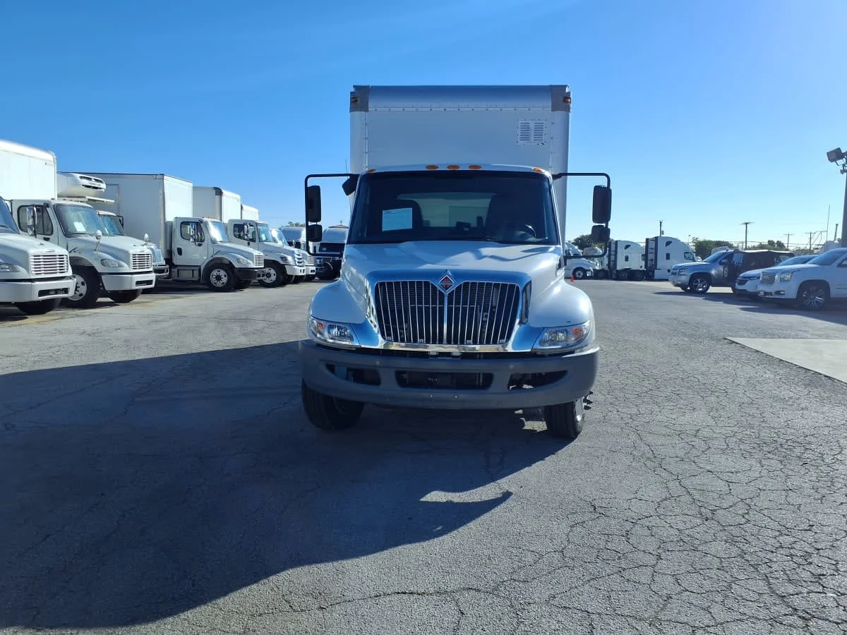 2019 International 4300 in Fort Worth, TX — photo 2