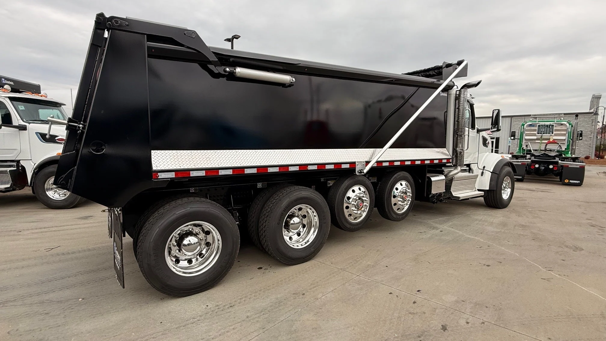 2026 Peterbilt 567 in Charlotte, NC — photo 5