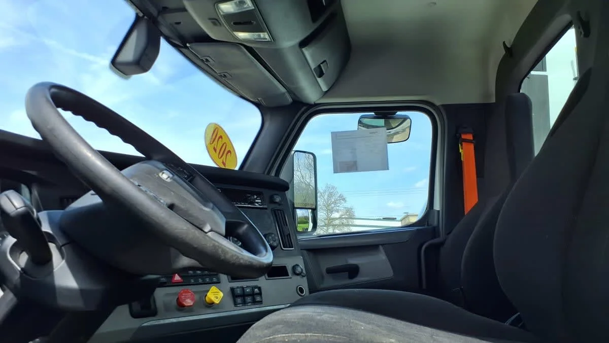 2020 Freightliner Cascadia in West Chester, OH — photo 7
