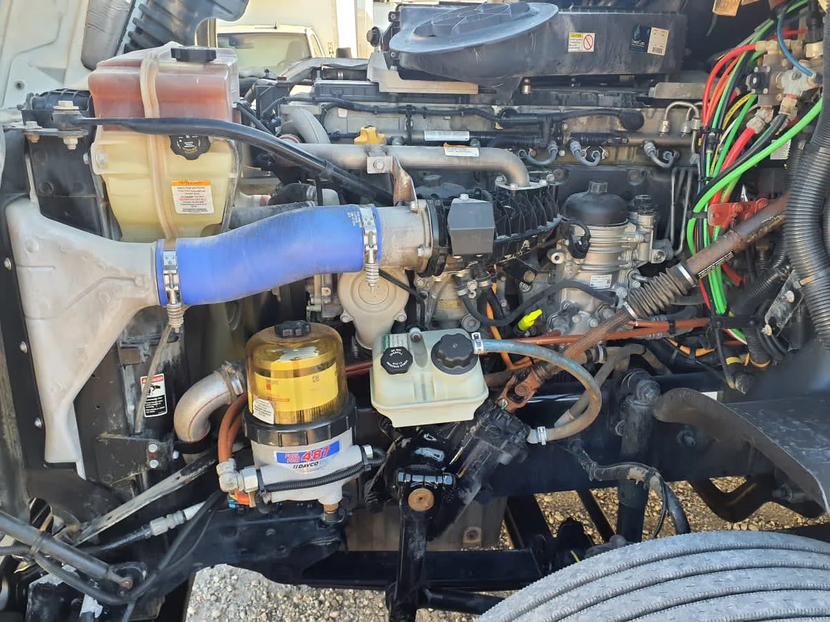 2020 Freightliner Cascadia - image 9