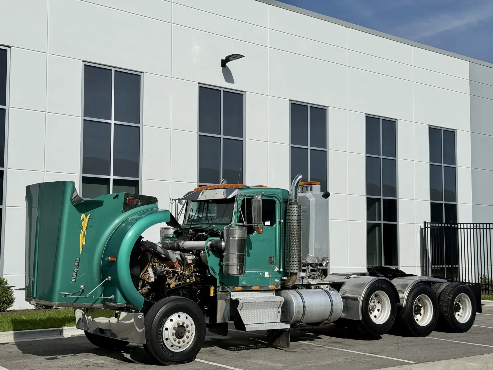 2005 Kenworth W900 in New Lenox, IL — photo 10