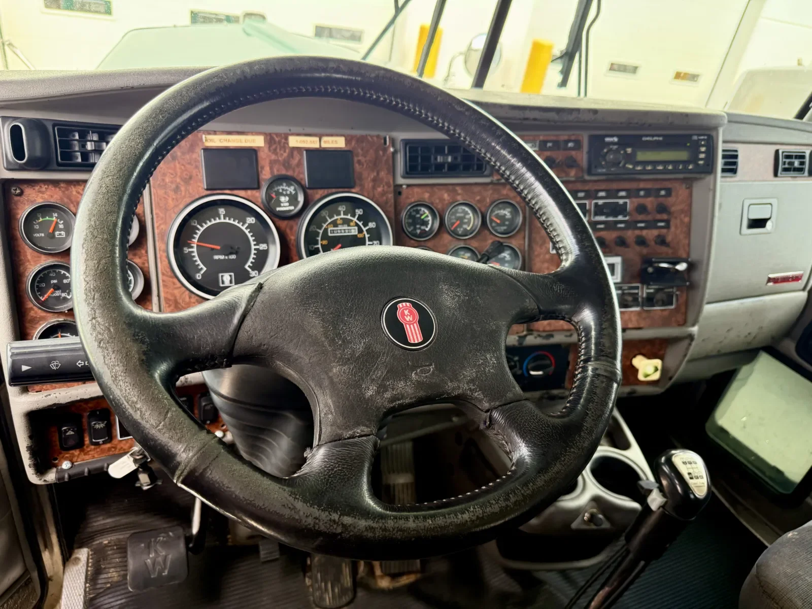 2005 Kenworth W900 - image 15