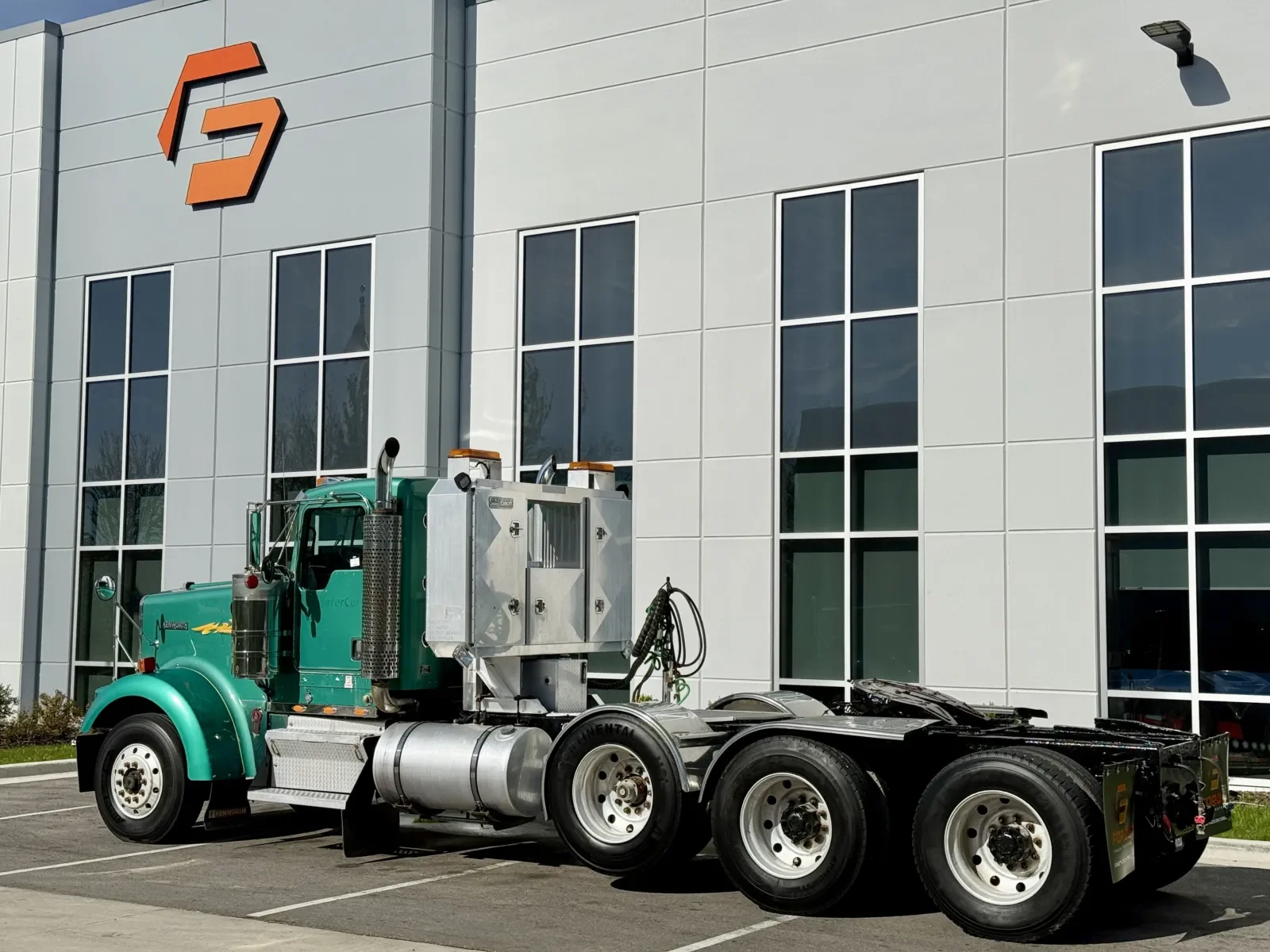 2005 Kenworth W900 - image 6