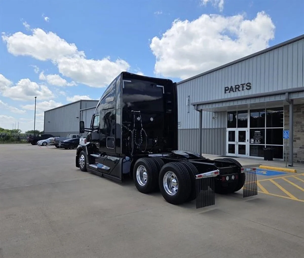 2023 Kenworth T680 — photo 2