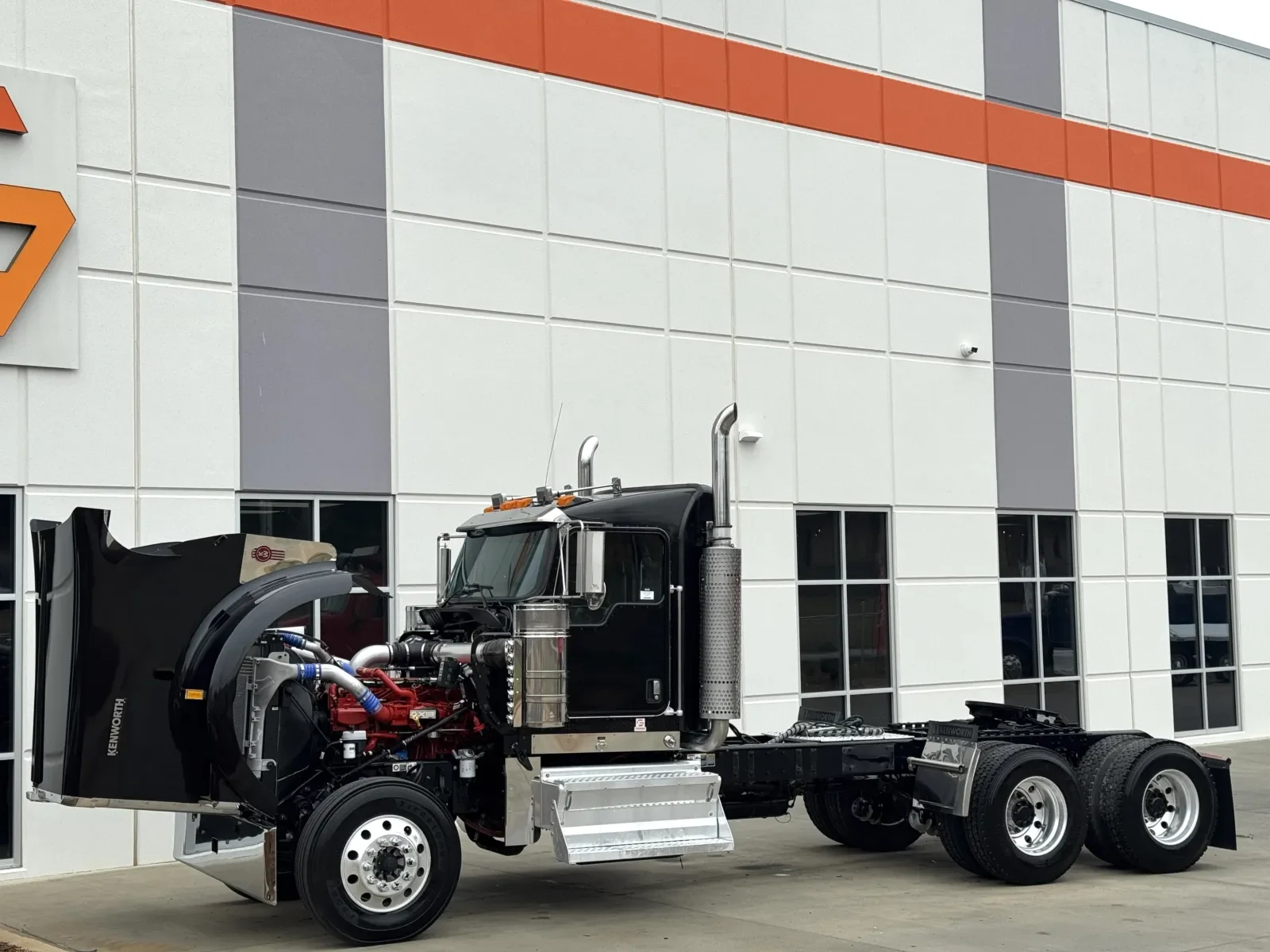 2023 Kenworth W900 - image 10