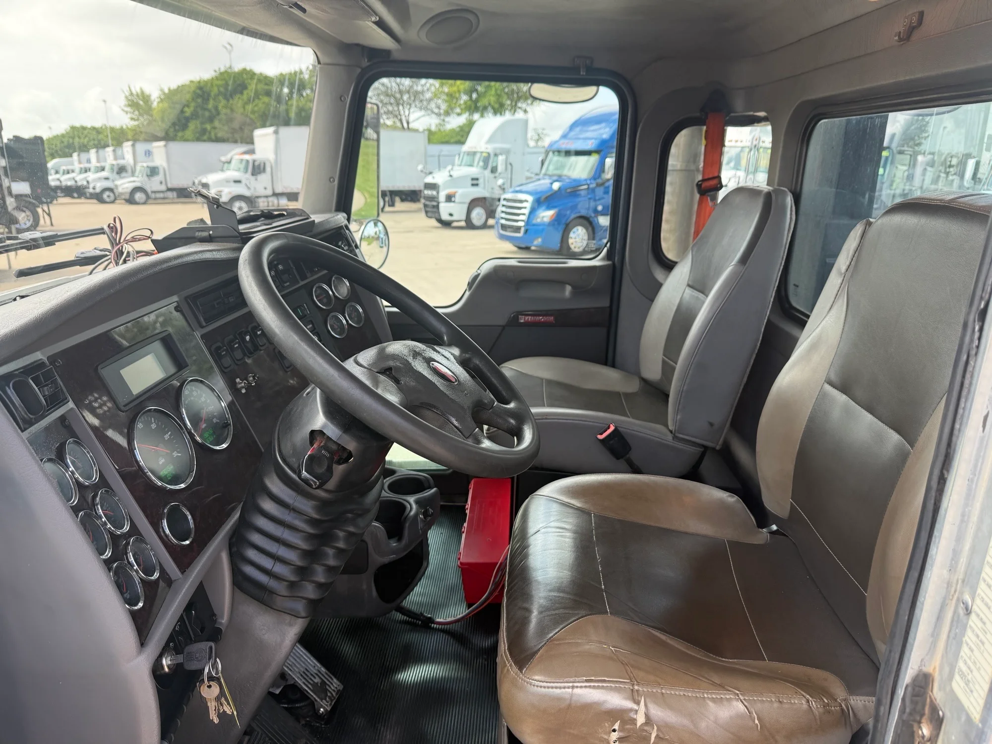 2020 Kenworth T270 in TX — photo 20