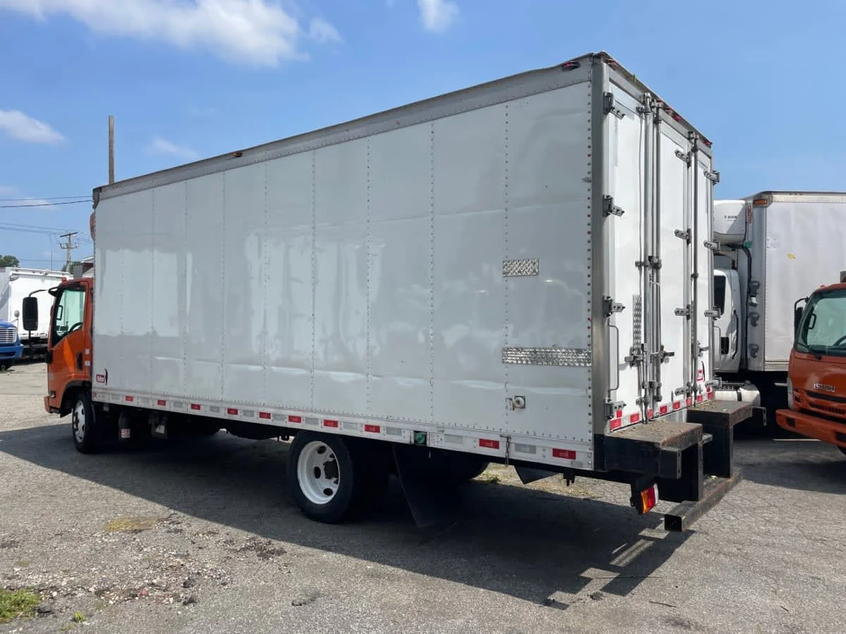 2019 Isuzu NQR in Farmingdale, NY — photo 6