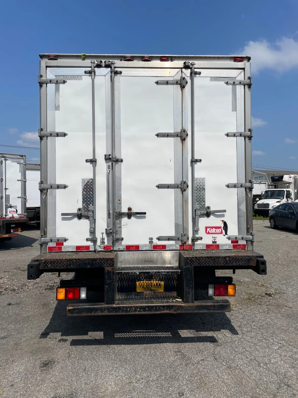 2019 Isuzu NQR in Farmingdale, NY — photo 5