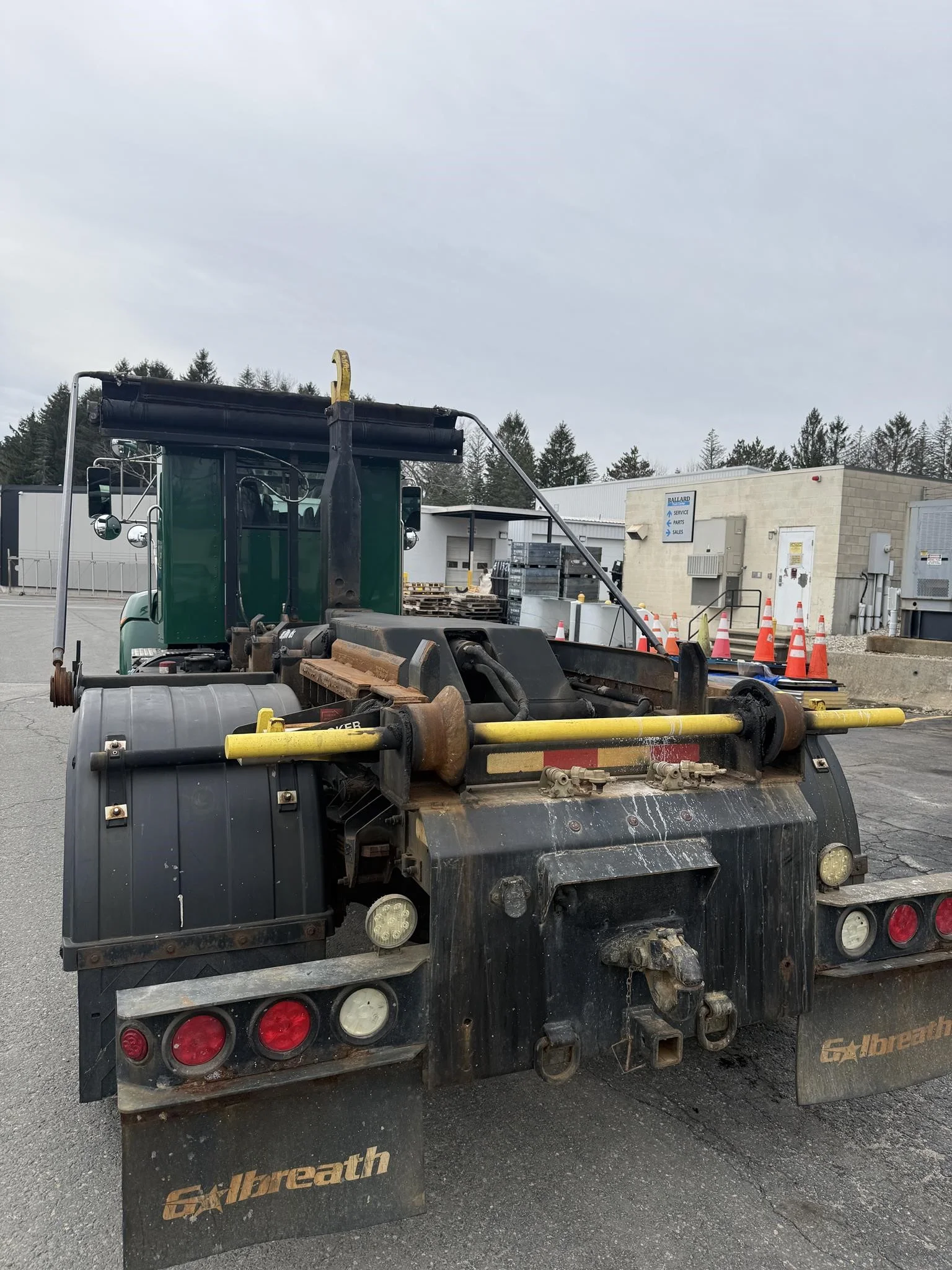 2018 Kenworth T370 - image 2