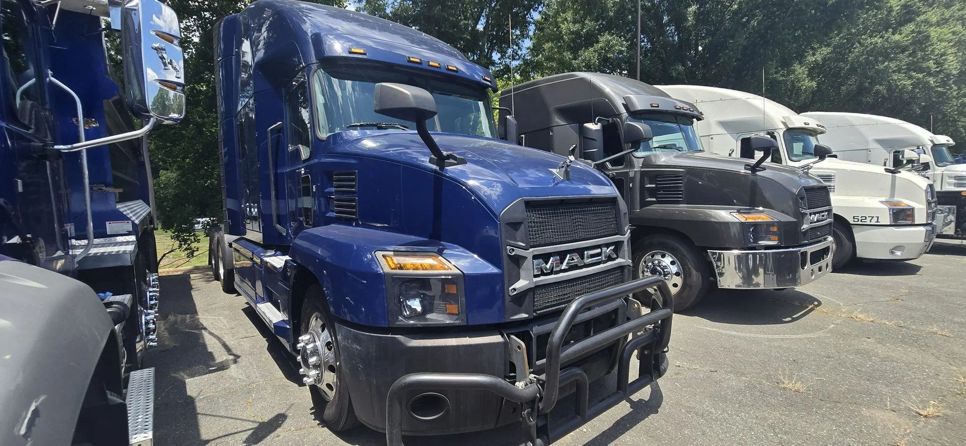 2024 Mack Anthem in Charlotte, NC — photo 2