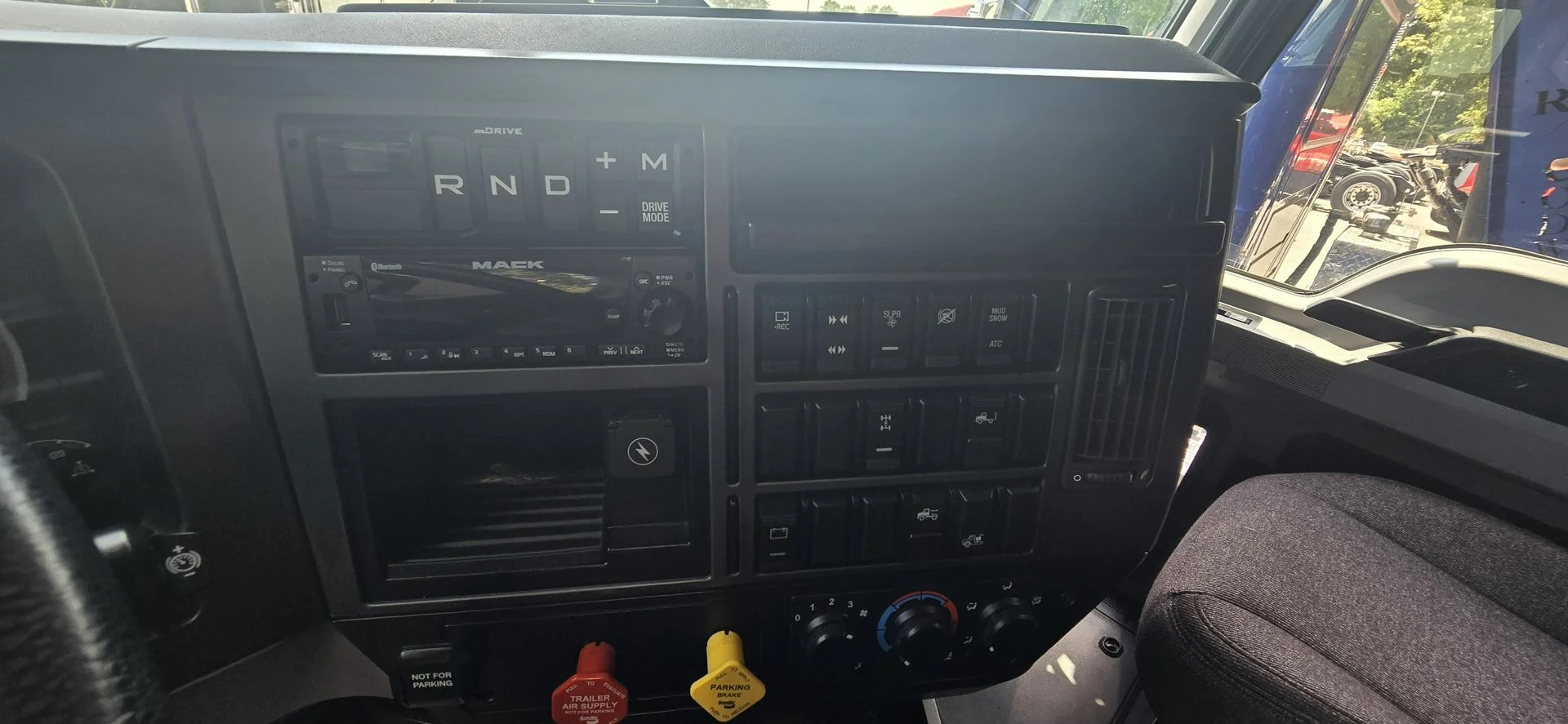 2024 Mack Anthem in Charlotte, NC — photo 19